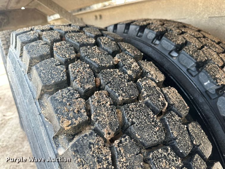 image for item NY9052 1998 Mack RD690S  ready mix truck