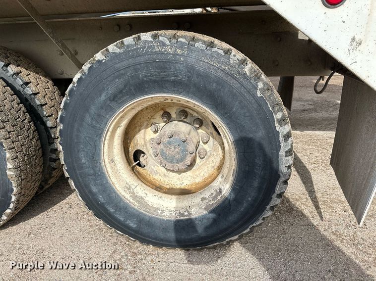 image for item NY9052 1998 Mack RD690S  ready mix truck