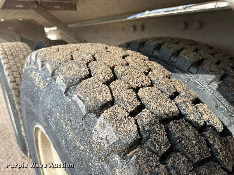 image for item NY9052 1998 Mack RD690S  ready mix truck