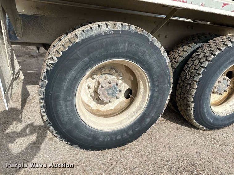 image for item NY9052 1998 Mack RD690S  ready mix truck