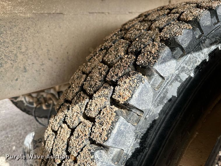 image for item NY9052 1998 Mack RD690S  ready mix truck