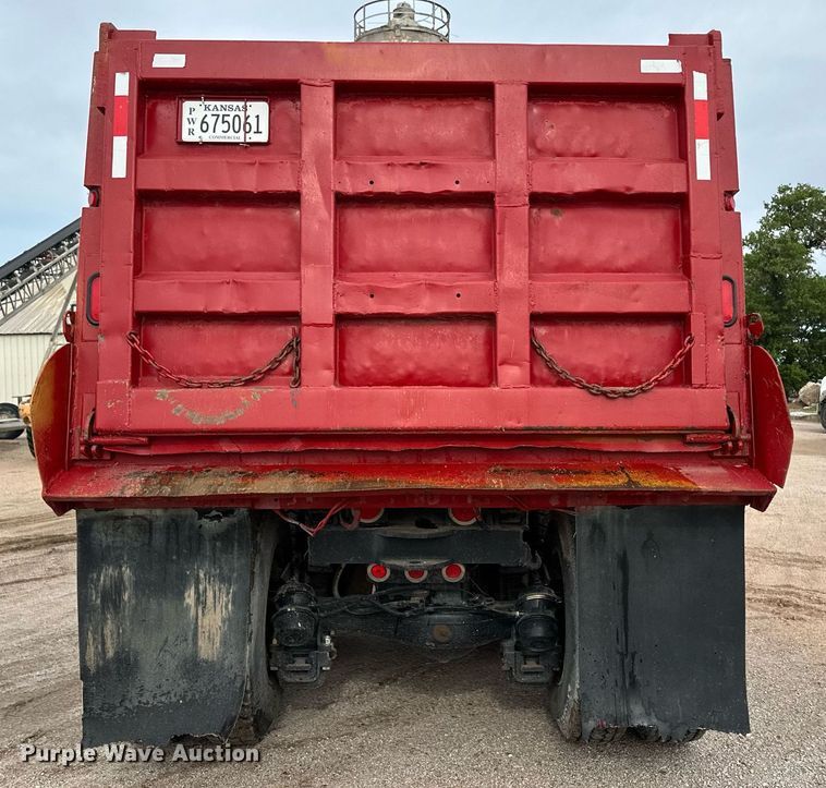 image for item NY9053 1991 Mack RB600  dump truck