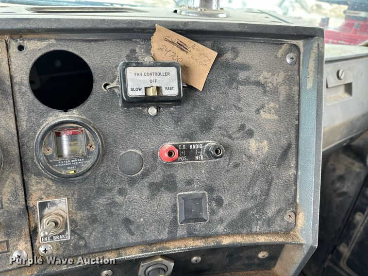 image for item NY9053 1991 Mack RB600  dump truck