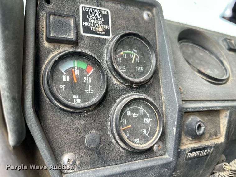 image for item NY9053 1991 Mack RB600  dump truck