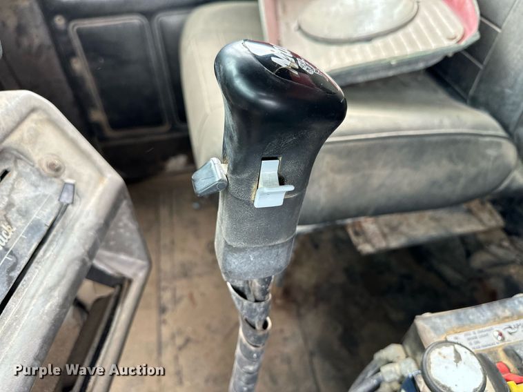 image for item NY9053 1991 Mack RB600  dump truck