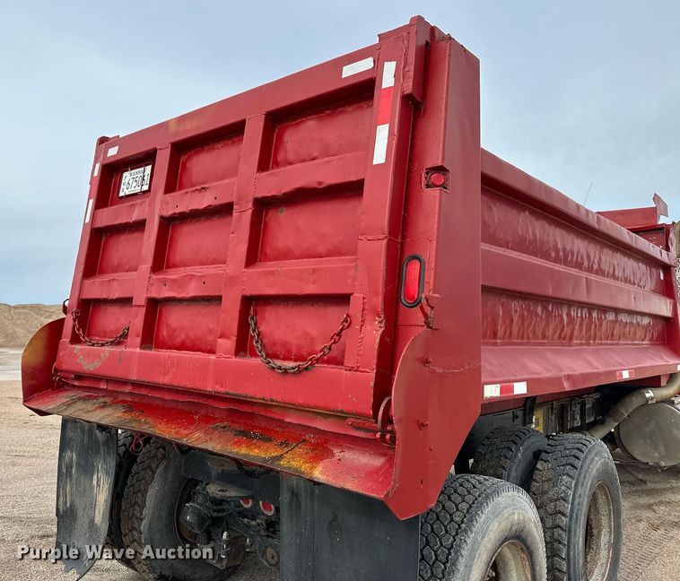 image for item NY9053 1991 Mack RB600  dump truck