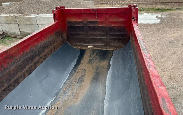 image for item NY9053 1991 Mack RB600  dump truck