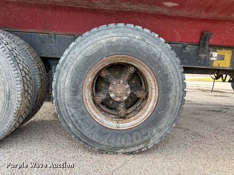 image for item NY9053 1991 Mack RB600  dump truck