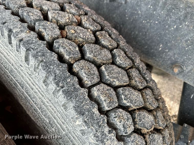 image for item NY9053 1991 Mack RB600  dump truck