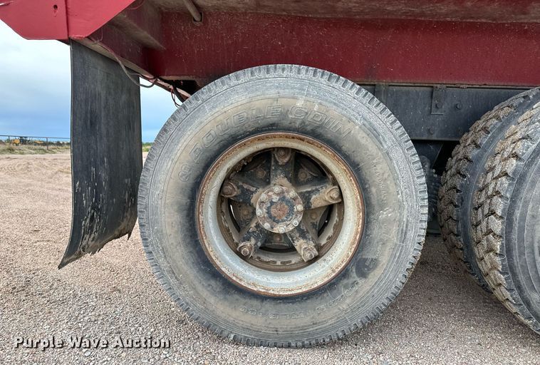 image for item NY9053 1991 Mack RB600  dump truck