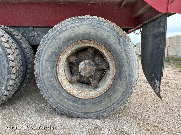 image for item NY9053 1991 Mack RB600  dump truck