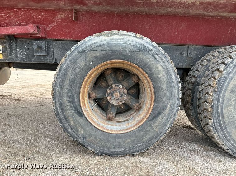 image for item NY9053 1991 Mack RB600  dump truck