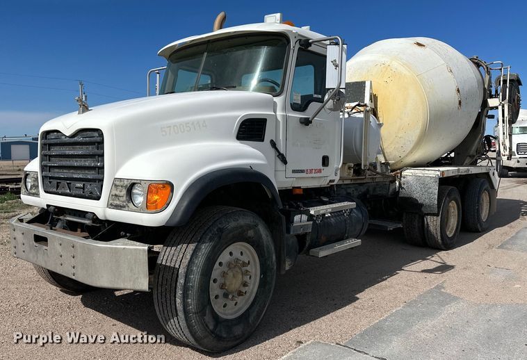 image for item NY9054 2005 Mack CV713  ready mix truck