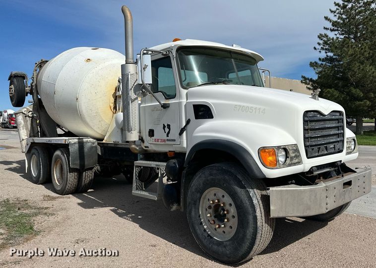 image for item NY9054 2005 Mack CV713  ready mix truck