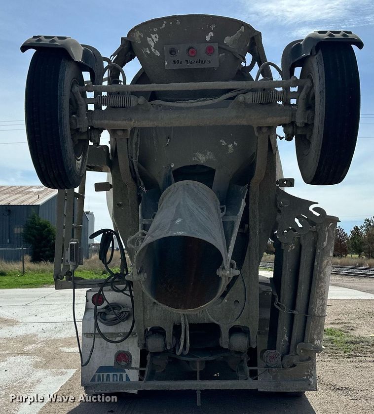 image for item NY9054 2005 Mack CV713  ready mix truck