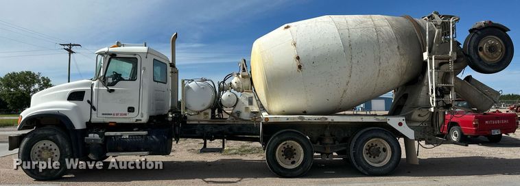 image for item NY9054 2005 Mack CV713  ready mix truck