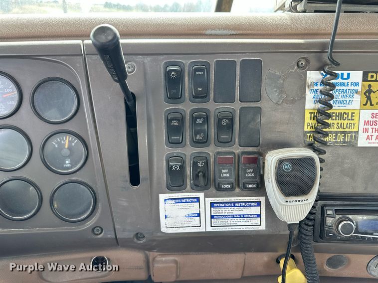 image for item NY9054 2005 Mack CV713  ready mix truck