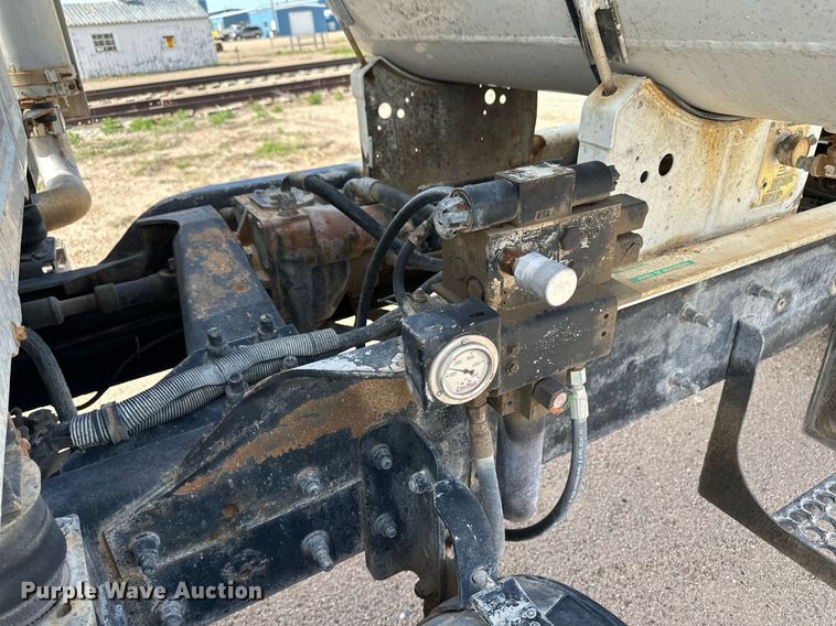 image for item NY9054 2005 Mack CV713  ready mix truck