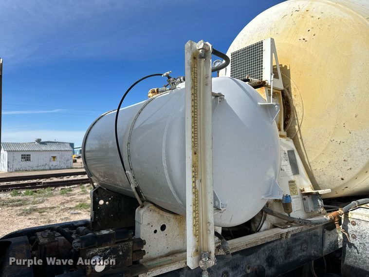 image for item NY9054 2005 Mack CV713  ready mix truck