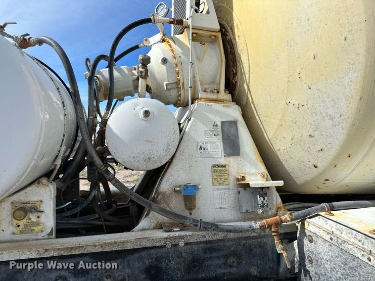 image for item NY9054 2005 Mack CV713  ready mix truck