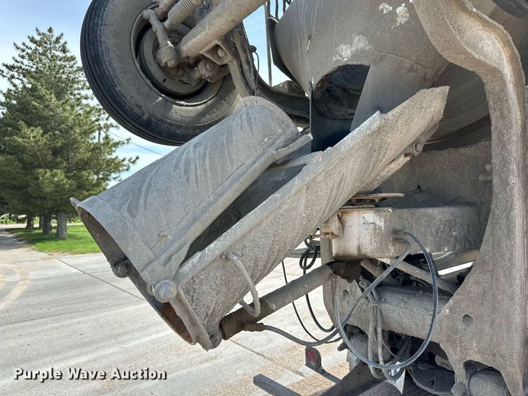 image for item NY9054 2005 Mack CV713  ready mix truck