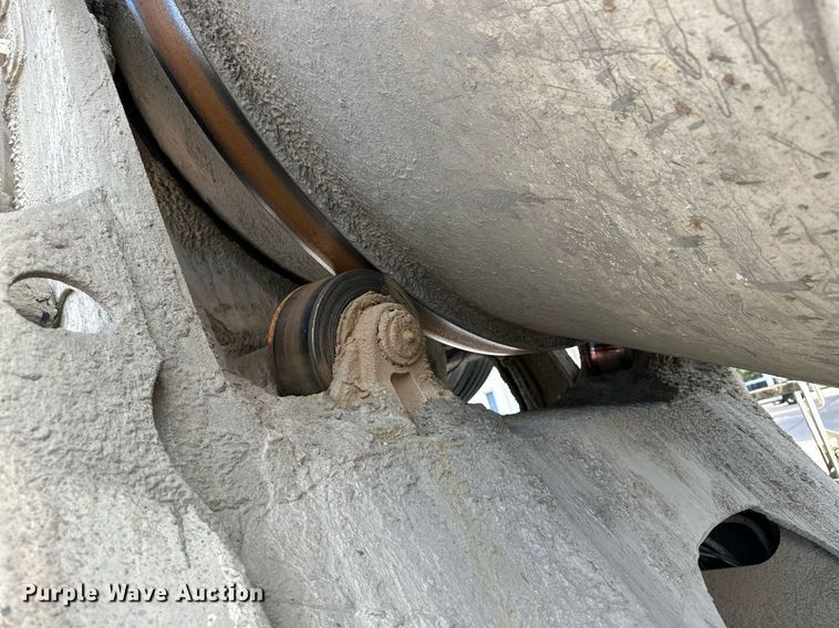 image for item NY9054 2005 Mack CV713  ready mix truck