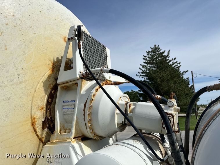 image for item NY9054 2005 Mack CV713  ready mix truck