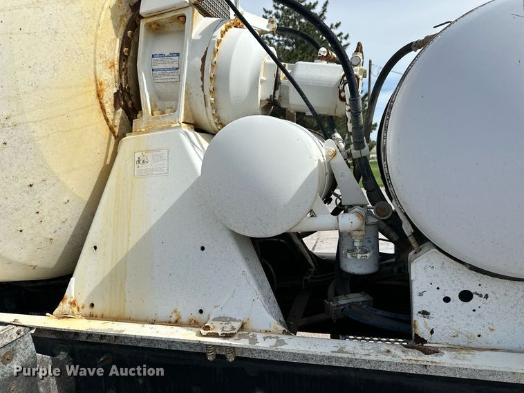 image for item NY9054 2005 Mack CV713  ready mix truck