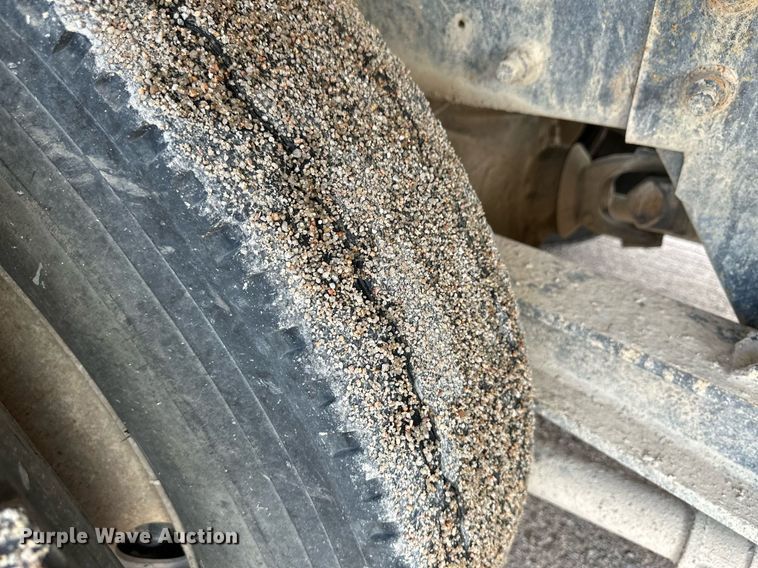 image for item NY9054 2005 Mack CV713  ready mix truck