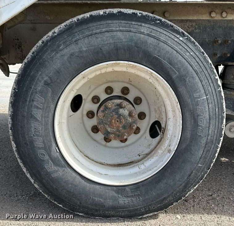 image for item NY9054 2005 Mack CV713  ready mix truck