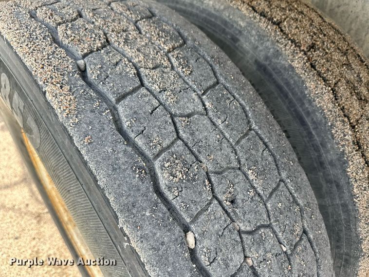 image for item NY9054 2005 Mack CV713  ready mix truck