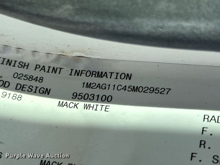 image for item NY9054 2005 Mack CV713  ready mix truck