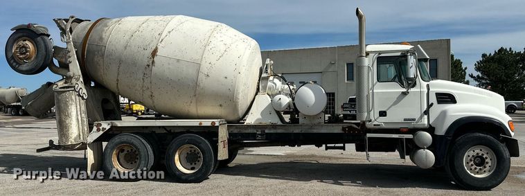 image for item NY9055 2007 Mack CV513  ready mix truck