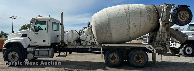 image for item NY9055 2007 Mack CV513  ready mix truck