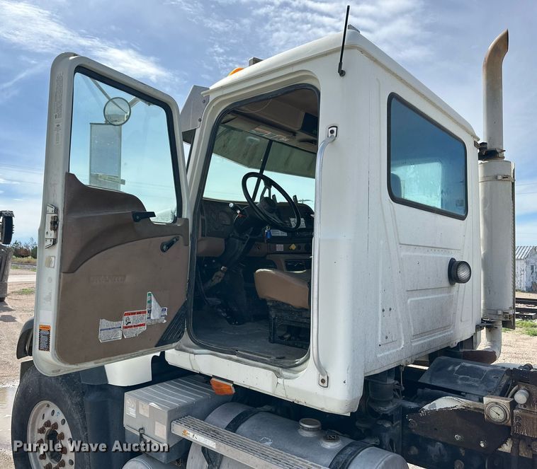 image for item NY9055 2007 Mack CV513  ready mix truck