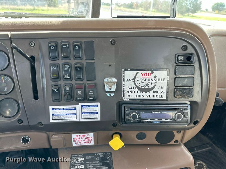 image for item NY9055 2007 Mack CV513  ready mix truck