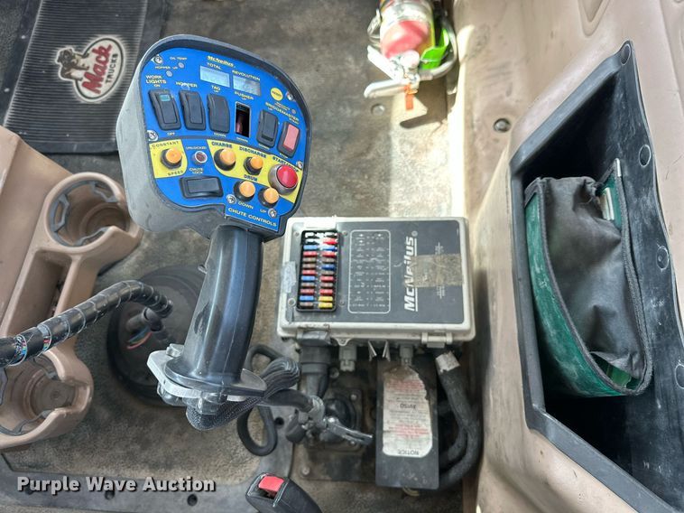 image for item NY9055 2007 Mack CV513  ready mix truck