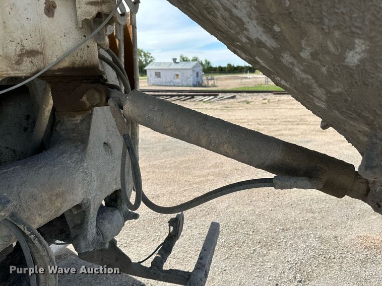 image for item NY9055 2007 Mack CV513  ready mix truck