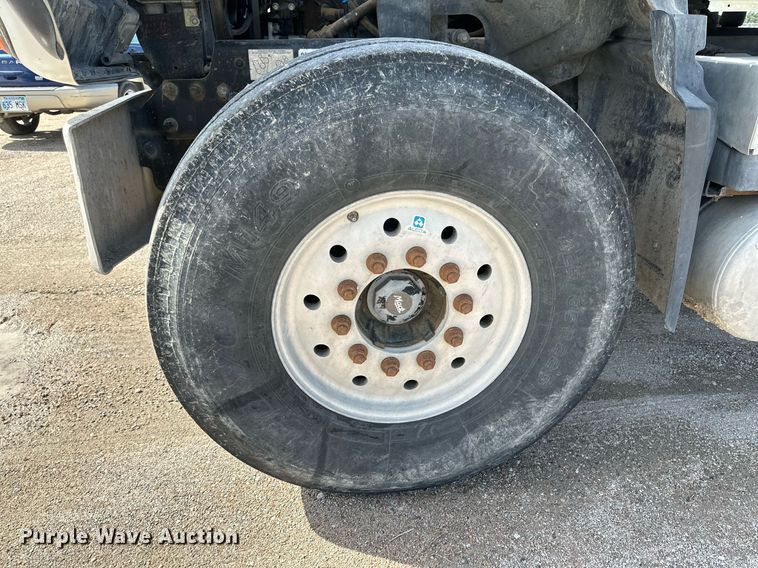 image for item NY9055 2007 Mack CV513  ready mix truck