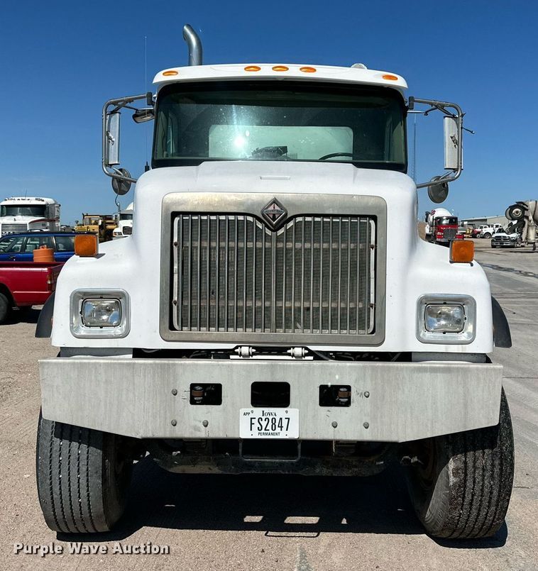 image for item NY9056 2007 International 5500i  ready mix truck