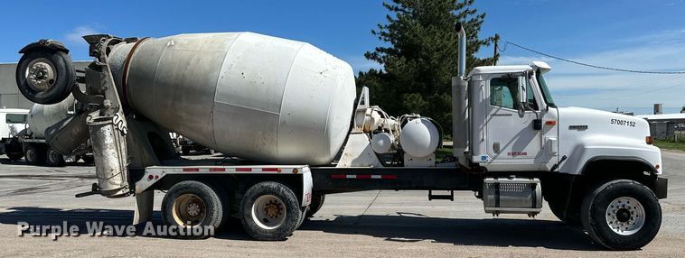 image for item NY9056 2007 International 5500i  ready mix truck