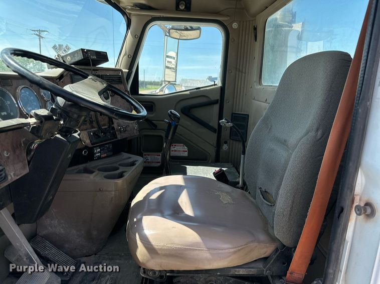 image for item NY9056 2007 International 5500i  ready mix truck