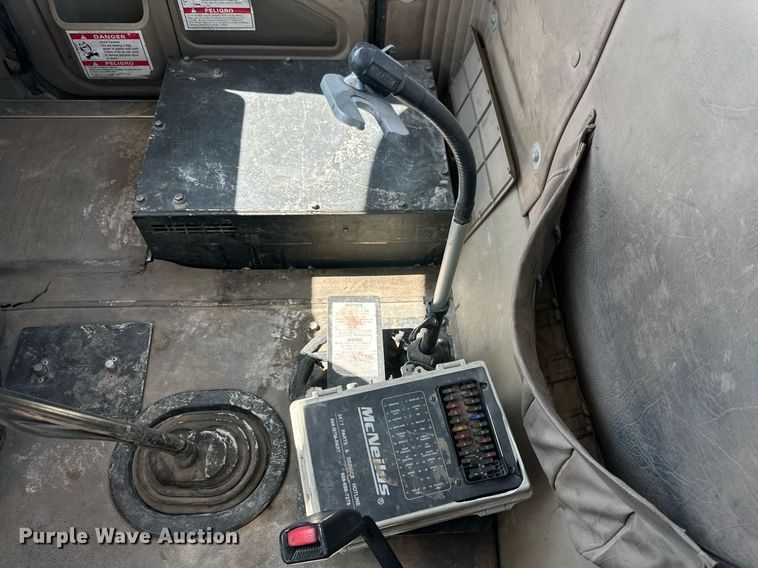 image for item NY9056 2007 International 5500i  ready mix truck