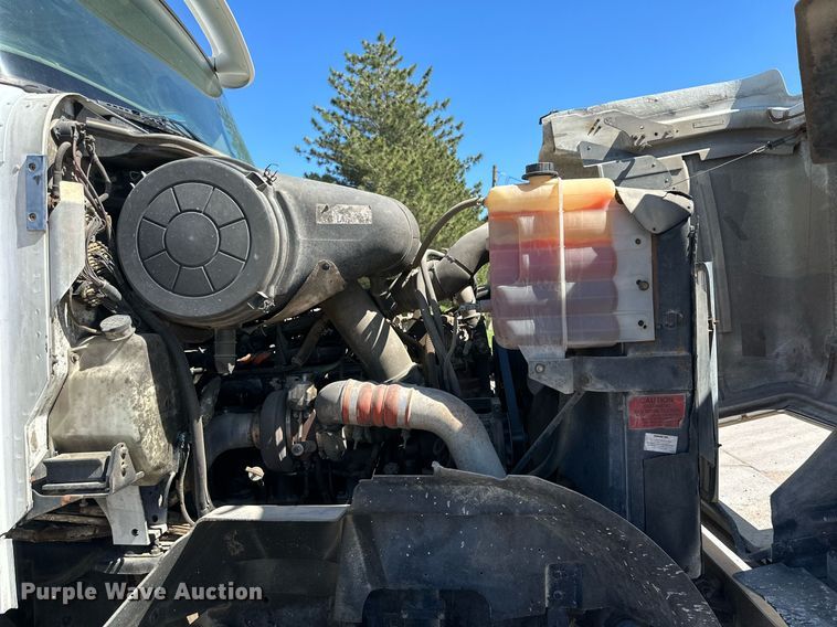 image for item NY9056 2007 International 5500i  ready mix truck