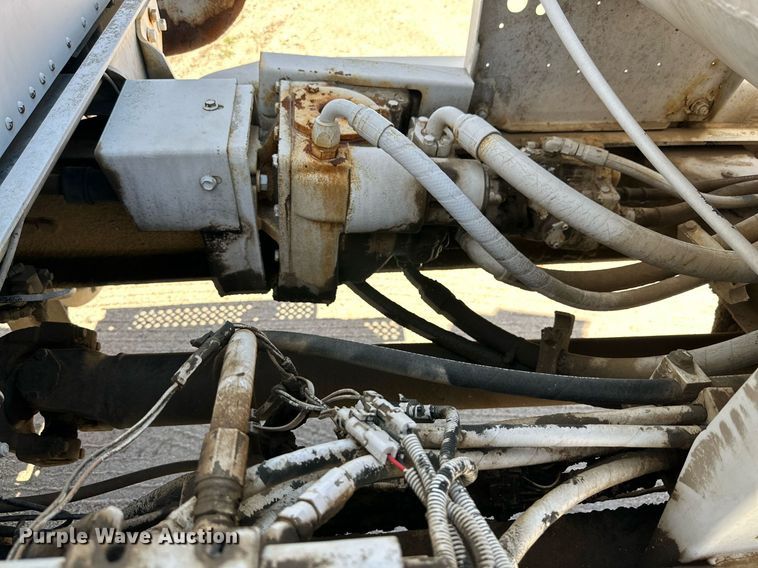 image for item NY9056 2007 International 5500i  ready mix truck