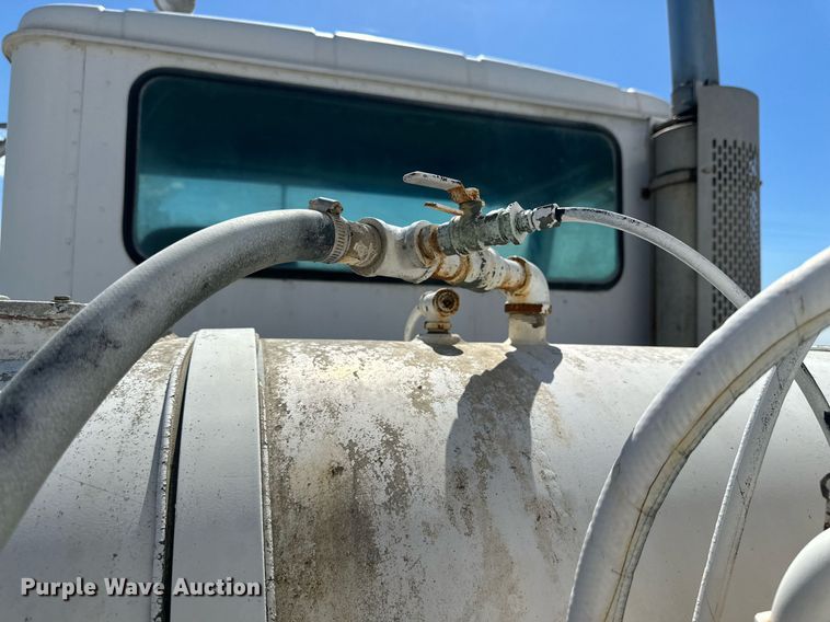 image for item NY9056 2007 International 5500i  ready mix truck