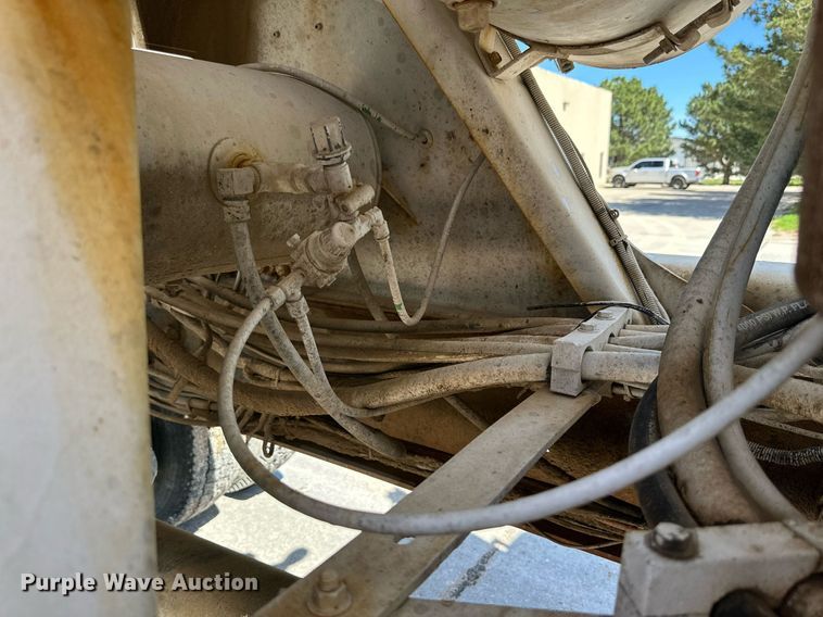 image for item NY9056 2007 International 5500i  ready mix truck