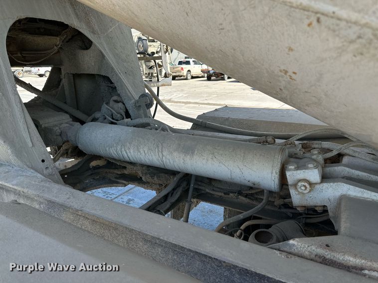 image for item NY9056 2007 International 5500i  ready mix truck