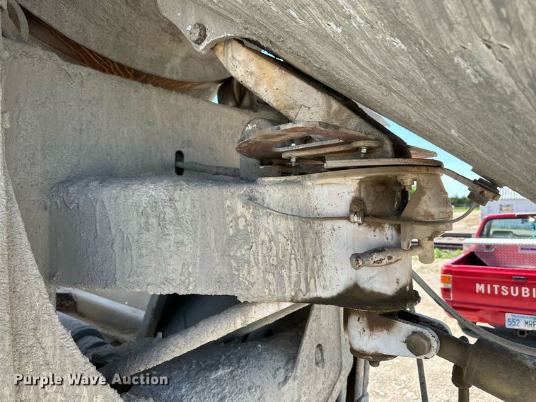 image for item NY9056 2007 International 5500i  ready mix truck