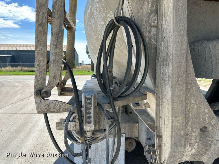 image for item NY9056 2007 International 5500i  ready mix truck